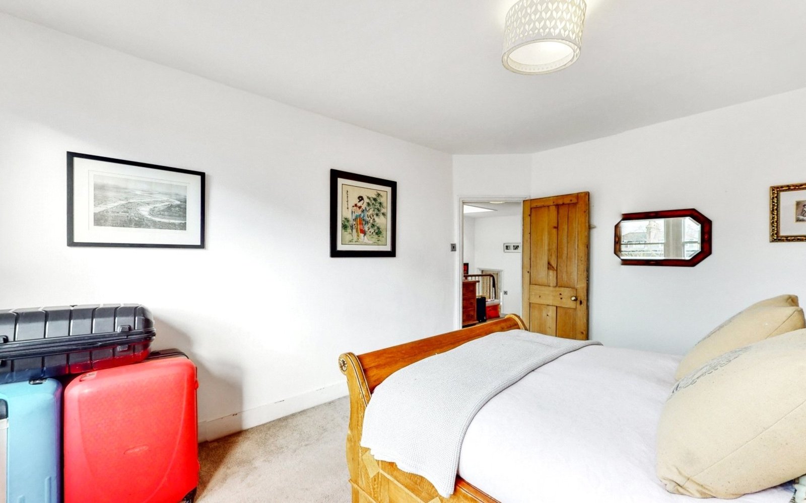 House let in Camden, NW1 London Residential